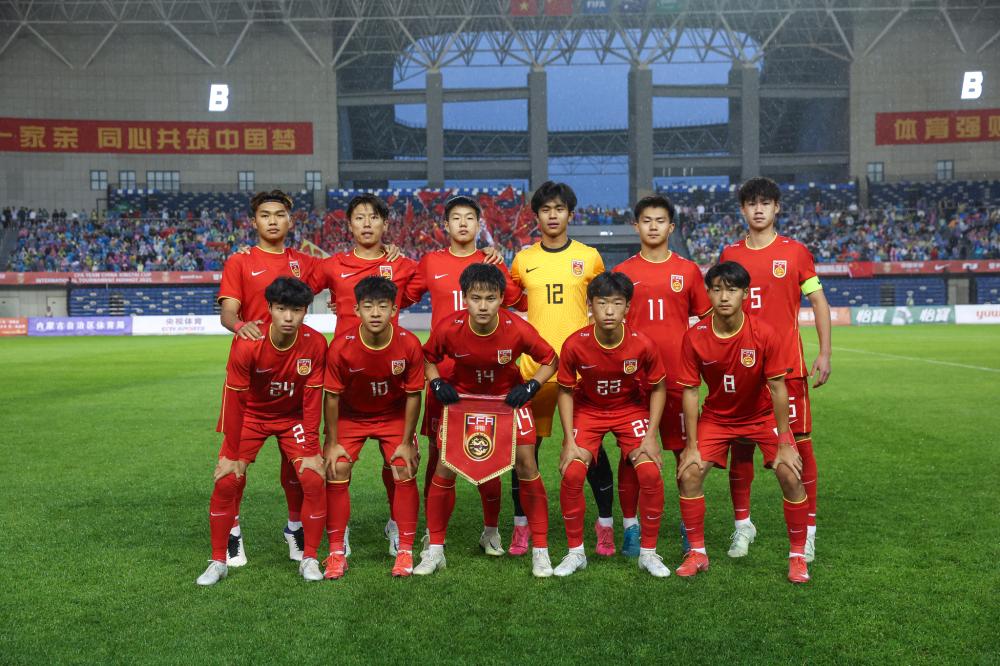 荷兰客场1-1波兰，德佩、卡明斯基破门，莱万送助攻